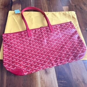 Stylish Red and White Tote Bag